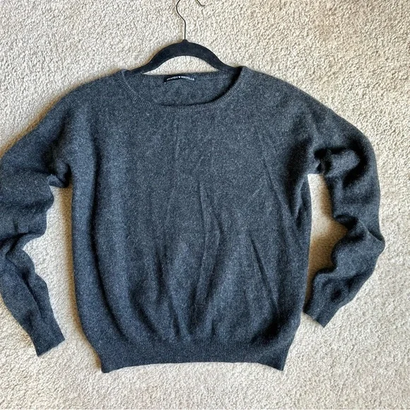 Brandy Melville Gray Crew Neck Sweater - Picture 3 of 5